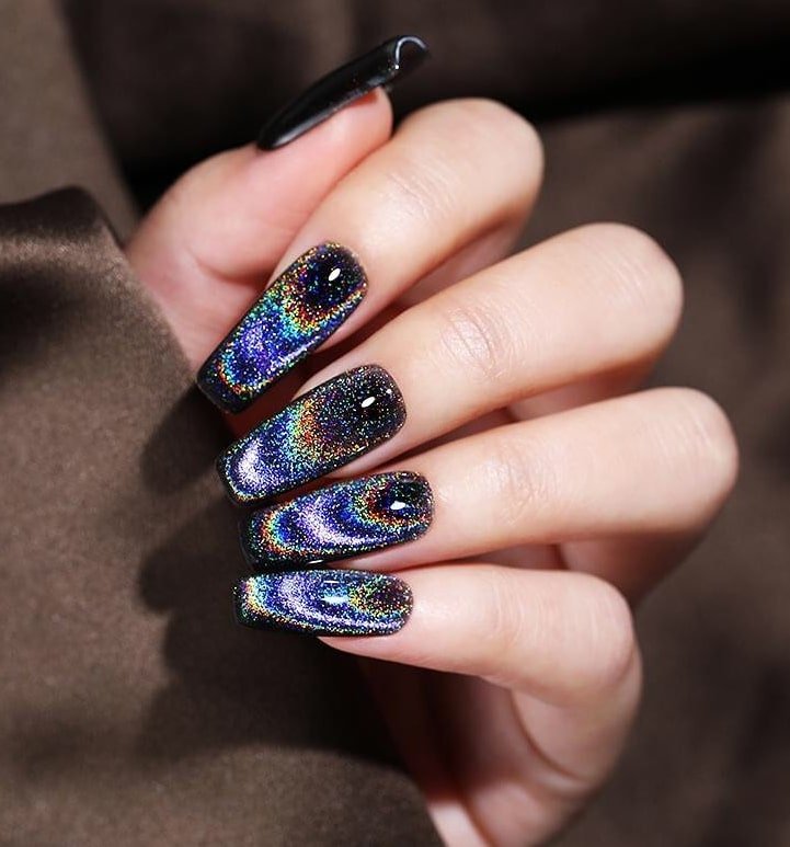 black cate eye nails